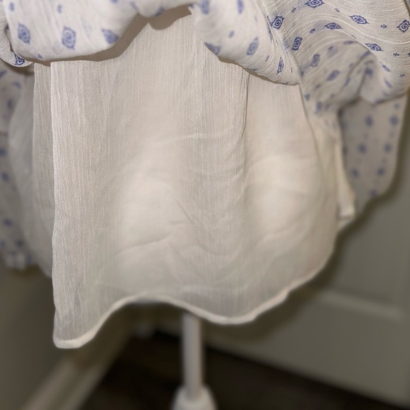 Old Navy Chiffon smocked poet swing blouse- geometric pattern, small white/blue - Picture 5 of 11